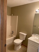 950 Wescott Trail in Eagan, MN - Foto de edificio - Building Photo