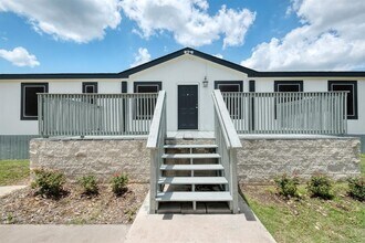 132 Co Rd 247 in Georgetown, TX - Building Photo - Building Photo