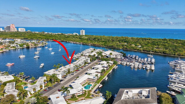 property at 2727 Yacht Club Blvd