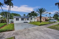 1623 Plunkett St in Hollywood, FL - Foto de edificio - Building Photo