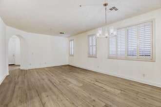 16844 N 98th Pl in Scottsdale, AZ - Foto de edificio - Building Photo