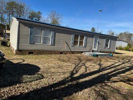 4621 Buffalo Shoals Rd in Maiden, NC - Building Photo