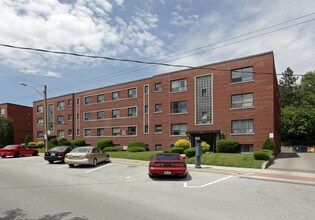 12 Anglesey Blvd in Toronto, ON - Building Photo - Building Photo