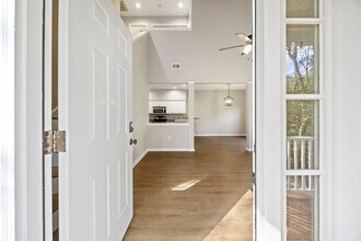 40 Brittany Pl in Hilton Head Island, SC - Foto de edificio - Building Photo