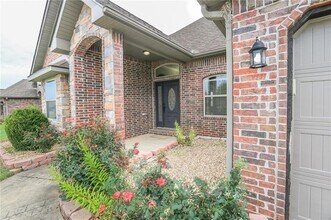 2301 SW Montana Ave in Bentonville, AR - Building Photo - Building Photo