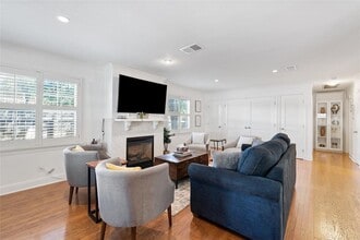 2105 Westover Rd in Austin, TX - Building Photo - Building Photo