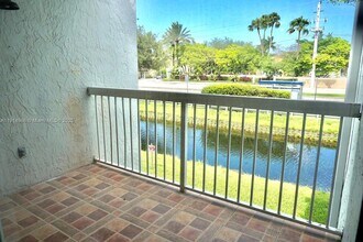 4623 NW 97th Ct in Doral, FL - Building Photo - Building Photo