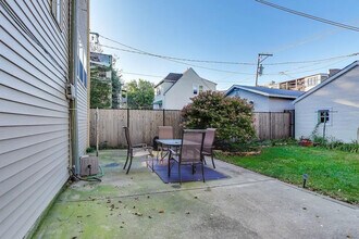 1506 W Thome Ave in Chicago, IL - Foto de edificio - Building Photo