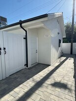 7317-7321 Garden Grove Ave in Los Angeles, CA - Building Photo