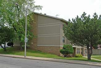 McKinley Gardens Apartments in Milwaukee, WI - Building Photo - Building Photo