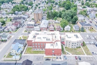 Mount Union Senior Lofts in Mount Union, PA - Foto de edificio - Building Photo