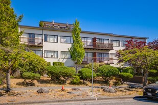 2133 42nd Av W in Vancouver, BC - Building Photo