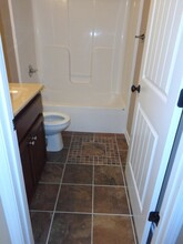 634 Hidden Valley Dr in Clarksville, TN - Building Photo - Building Photo
