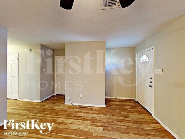 809 Tuskegee St in Grand Prairie, TX - Building Photo - Building Photo