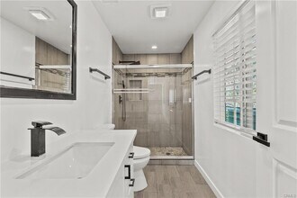 7057 Middlesbury Ridge Cir in Los Angeles, CA - Building Photo - Building Photo