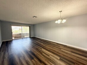 1729 Jupiter Ct in Las Vegas, NV - Building Photo - Building Photo