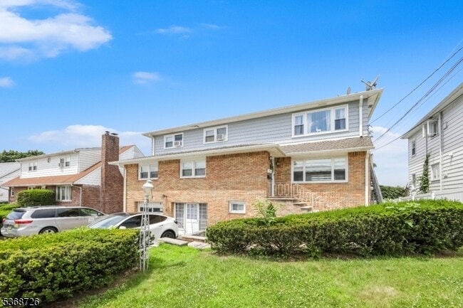 70 Maple Ave in Woodland Park, NJ - Building Photo - Building Photo