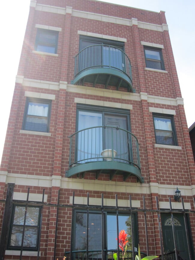 2844 N Hamlin Ave, Unit 2