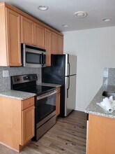 2 River Rd, Unit 16 in Highland Park, NJ - Building Photo - Building Photo
