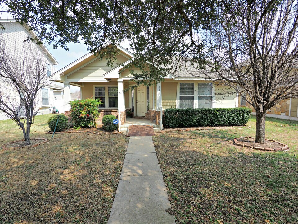 1511 Legend Oaks Ln in Cedar Park, TX - Building Photo