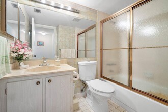 342 Pine Ridge Cir in Greenacres, FL - Building Photo - Building Photo