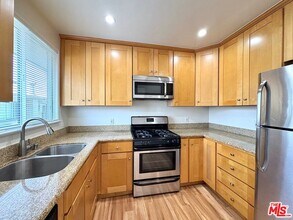 1233 N Harper Ave in West Hollywood, CA - Building Photo - Building Photo