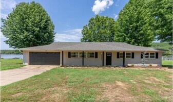 2202 Shadow Lake Dr in Greenwood, AR - Building Photo