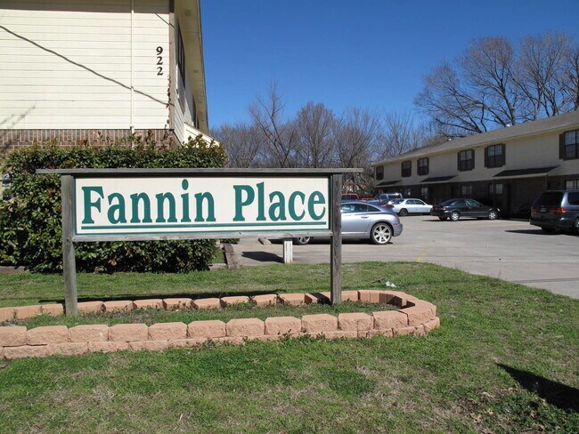 property at 922 Fannin St