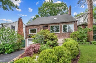 3 Harmony Dr in Larchmont, NY - Building Photo - Building Photo