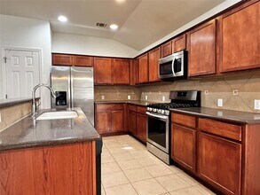 9500 Castle Pines Dr in Austin, TX - Building Photo - Building Photo