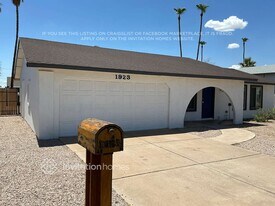 1923 W Portobello Ave in Mesa, AZ - Building Photo