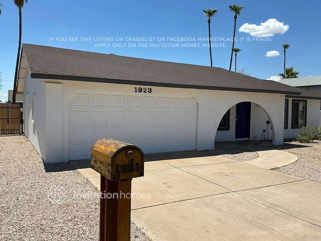 property at 1923 W Portobello Ave