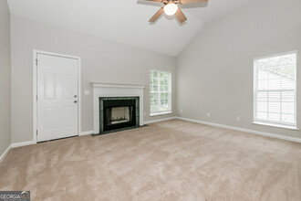 70 Roundtree Xing in Riverdale, GA - Building Photo - Building Photo