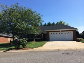 2206 Water Oak Ln in Gastonia, NC - Building Photo