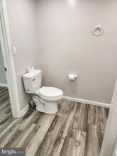 9349 Valley Rd in Berkeley Springs, WV - Foto de edificio - Building Photo