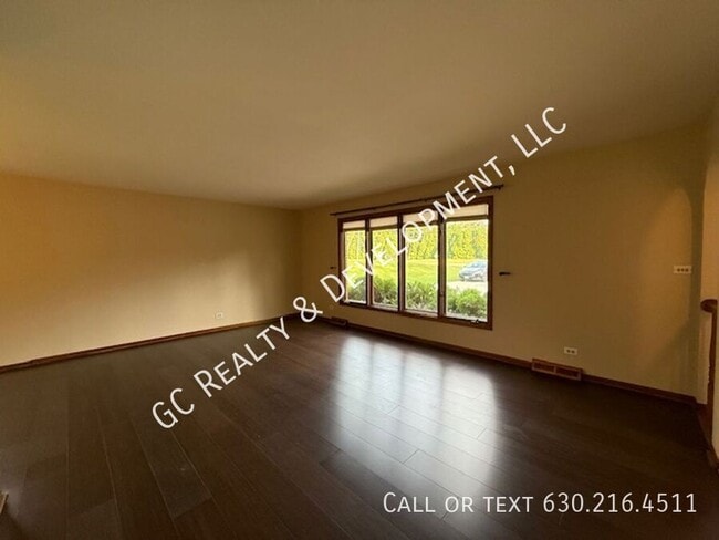 27W181 Jewell Rd in Winfield, IL - Building Photo - Building Photo