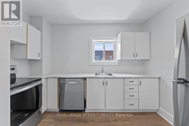 34 Market St N in Smiths Falls, ON - Building Photo - Building Photo