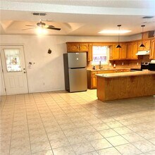 806 S Barcelona Ave in Pharr, TX - Foto de edificio - Building Photo