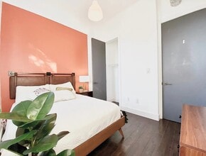 Furnished room/NOT APARTMENT in Brooklyn, NY - Foto de edificio - Building Photo