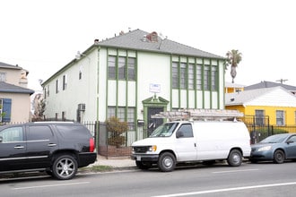 2817 W Vernon Ave in Los Angeles, CA - Building Photo - Building Photo