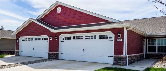 Redwood Centerville in Dayton, OH - Building Photo - Building Photo