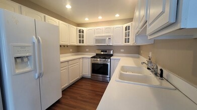 10530 Wakefield Ln in Huntley, IL - Building Photo - Building Photo
