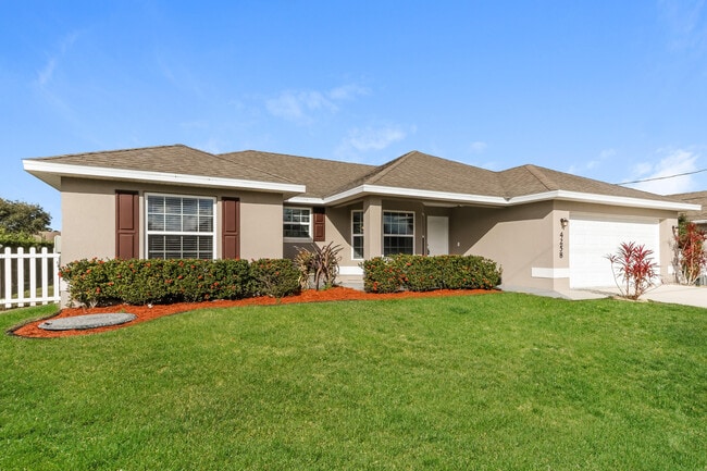 4258 SW Tuscol St in Port St. Lucie, FL - Building Photo - Building Photo