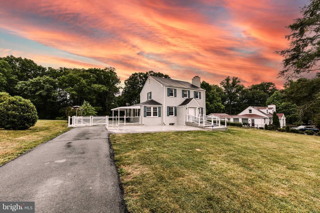 3529 Woodburn Rd in Annandale, VA - Building Photo