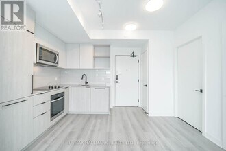 1185 Dupont St in Toronto, ON - Building Photo - Building Photo