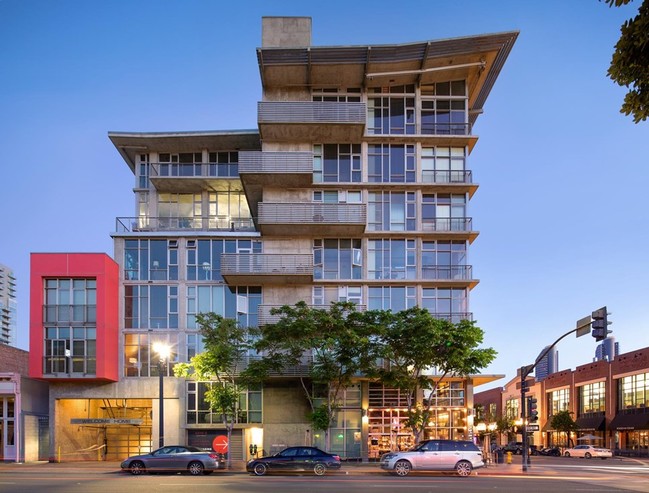 Sixth & G Apartments in San Diego, CA - Foto de edificio - Building Photo