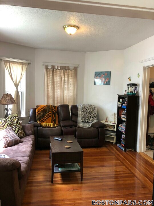 78 Chestnut Hill Ave in Boston, MA - Building Photo