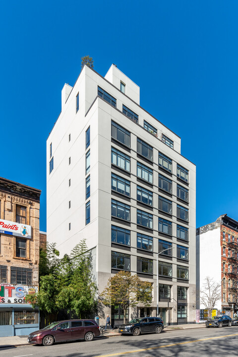 7 Essex St in New York, NY - Building Photo