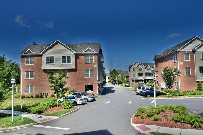 The Village at Sun Valley in Florham Park, NJ - Building Photo - Building Photo