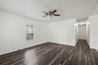 11922 Greenglen Dr in Houston, TX - Building Photo - Building Photo